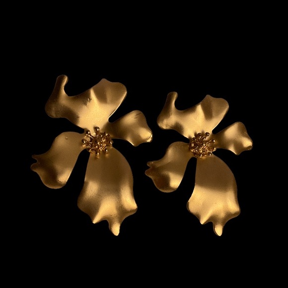Dogwood Flower Statement Earrings Lightweight - Picture 6 of 8